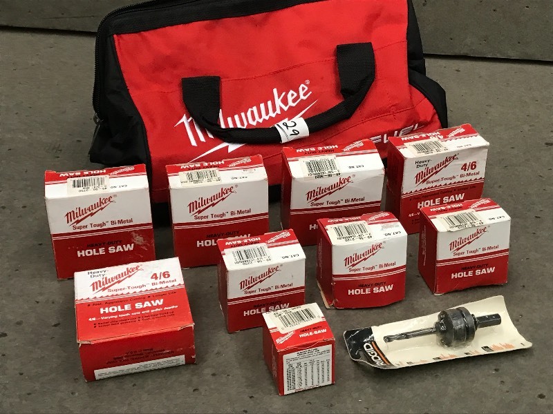 lot 29 image: Milwaukee Tool Bag With (9) New Mil...