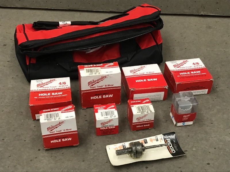 lot 30 image: Milwaukee Tool Bag With (8) New Mil...