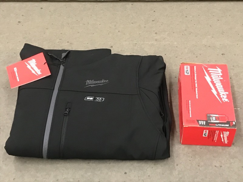 lot 34 image: New Milwaukee M12 Heated Jacket, Co...