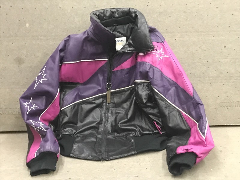 lot 72 image: Vintage Polaris Size XL-Tall Leathe...