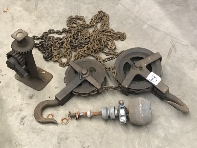 lot 123 image: Lot Of Vintage Chain Fall & Etc ...