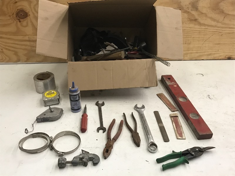 lot 129 image: Box Full Of Assorted Hand Tools & E...