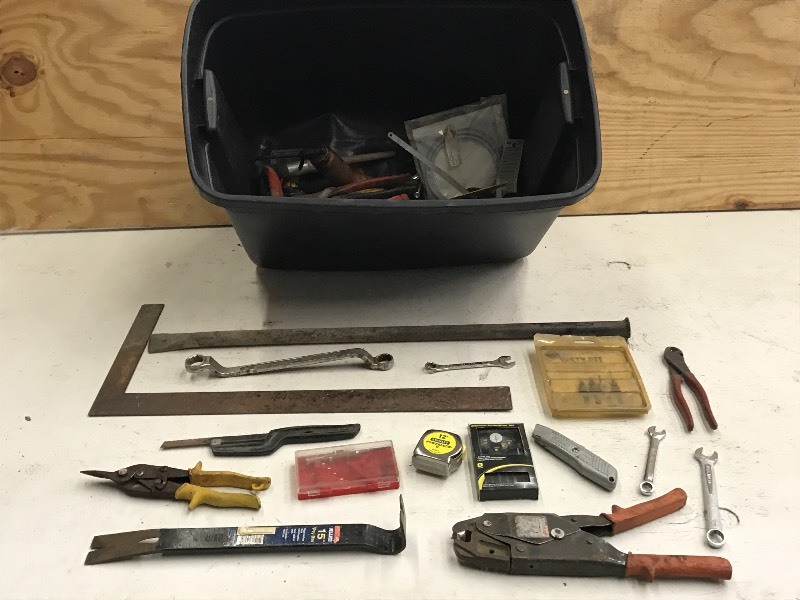 lot 138 image: Tote Of Assorte Hand Tools & Etc ...
