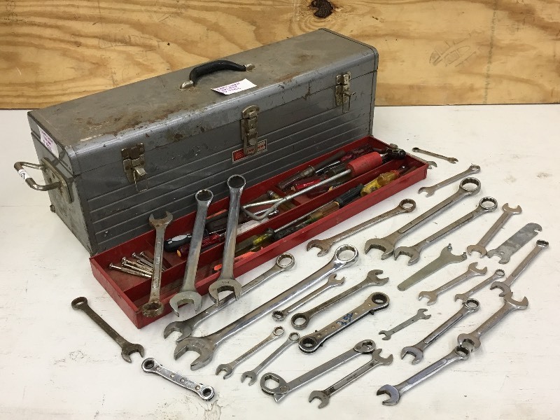 lot 6 image: Craftsman Steel Toolbox With Assort...