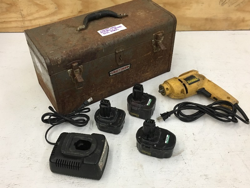 lot 15 image: Craftsman Steel Toolbox With Assort...