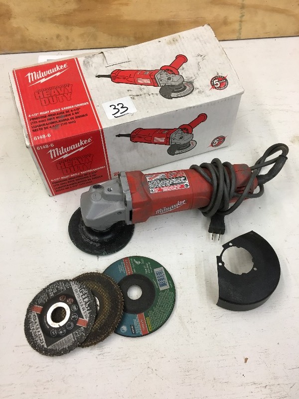 lot 33 image: Milwaukee Heavy Duty 4.5 Angle Gri...