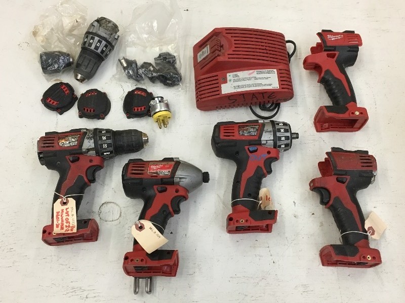 lot 48 image: Box Of Milwaukee Cordless Power Too...