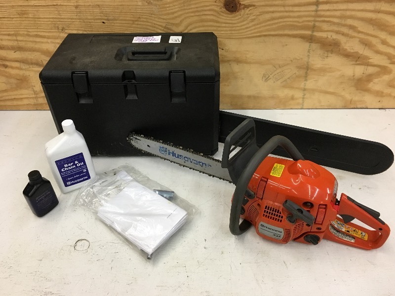 lot 61 image: Husqvarna 435 Chainsaw Set With Cas...
