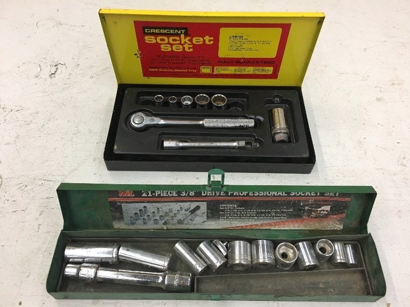 lot 83 image: Lot Of (2) Portable Socket Wrench T...