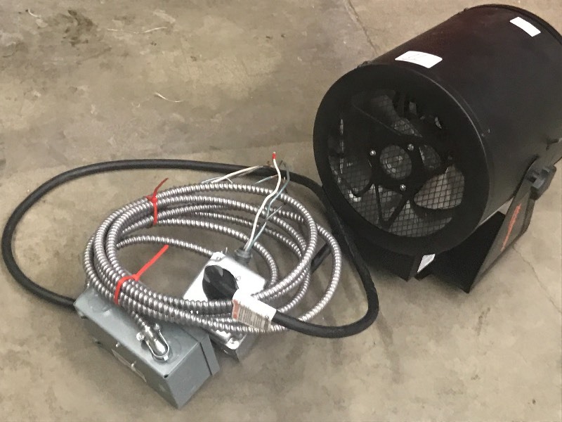 lot 11 image: Remington Electric Fan Heater