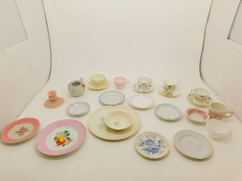 Lot Contains Vintage Dishes
