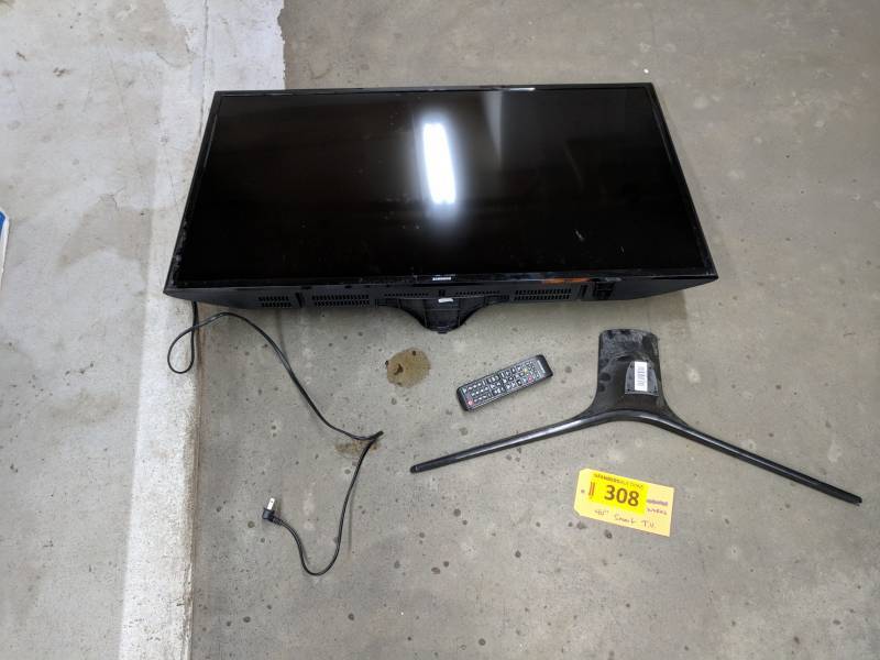 lot 308 image: Samsung 5200 40 LED Smart T.V. Full HD 1080P