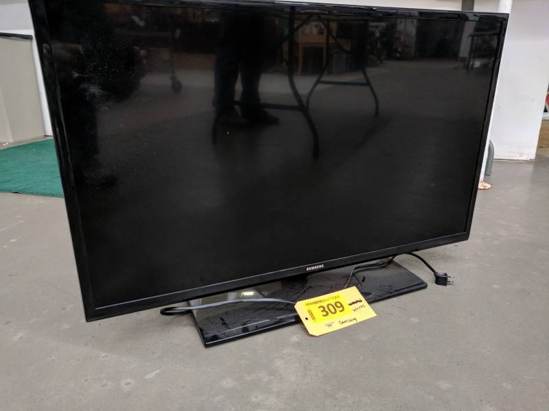 lot 309 image: Samsung 40 T.V.