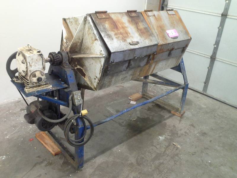 lot 1 image: Electric Tumbler