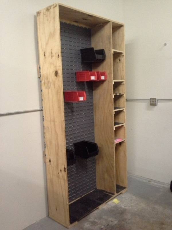 lot 10 image: Stand-up Wall Shelving and Bin Unit
