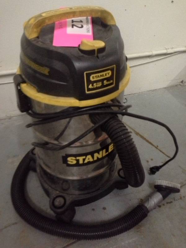 lot 12 image: Stanley 4.5HP Vacuum