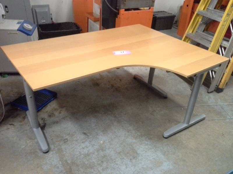 lot 17 image: Wooden Desk