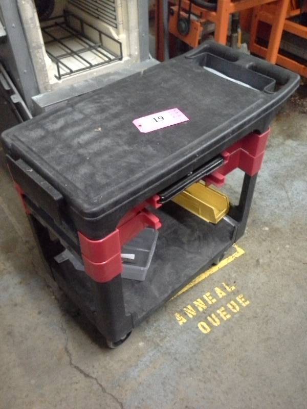 lot 19 image: Rolling Shop Cart