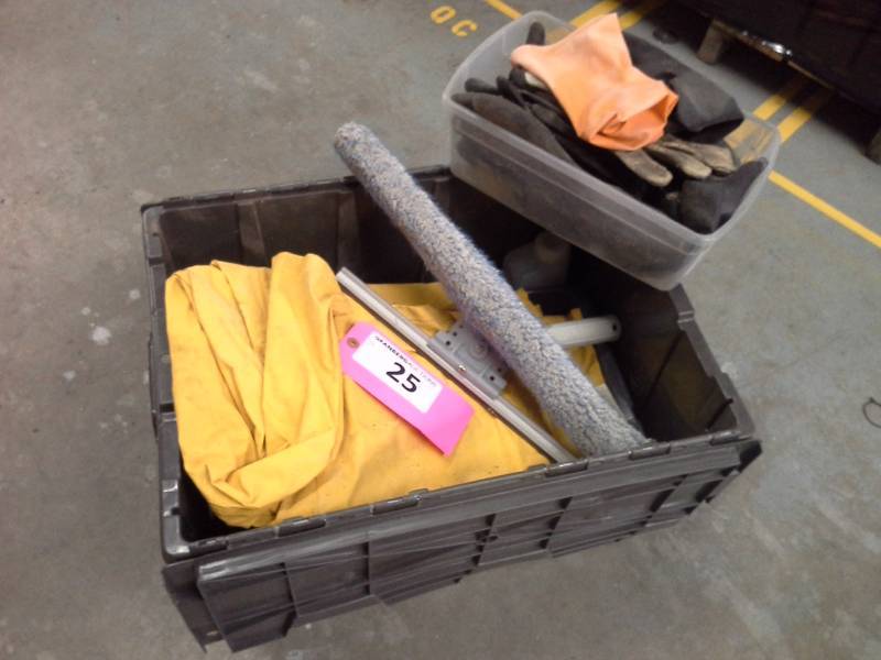 lot 25 image: Rain Equipment