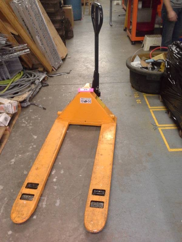 lot 29 image: U-LINE H-1043 Standard Fork Pallet Truck