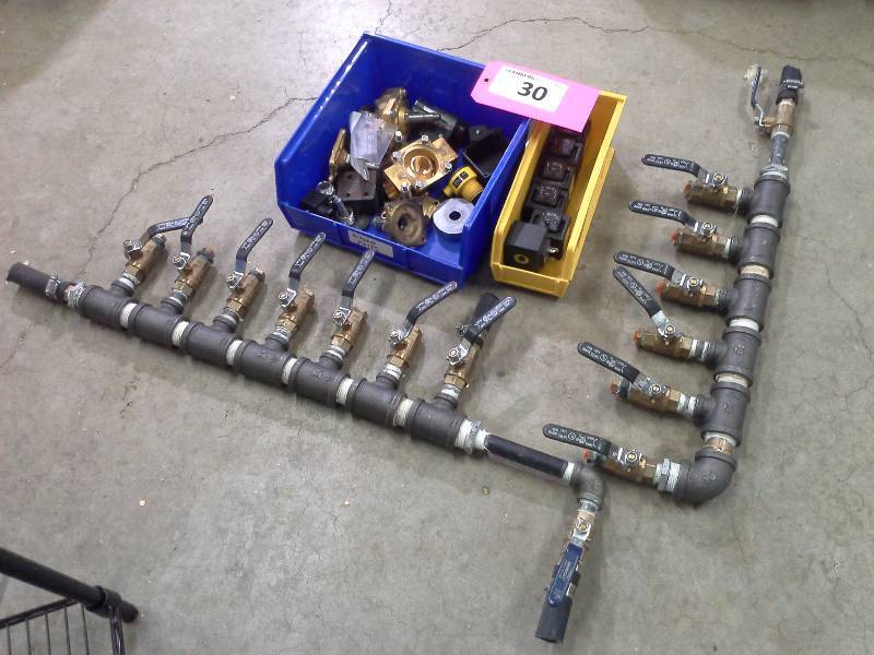 lot 30 image: Assorted Valves