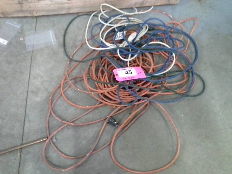 lot 45 image: (4) Extension Cords