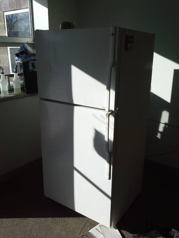 lot 151 image: GE Refridgeraor