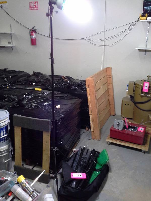 lot 118 image: Portable Light Stands and Accessories