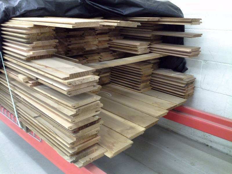 lot 227 image: Pallet Routered-Edge Cedar