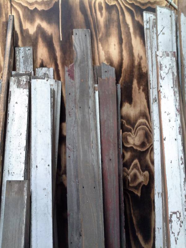 lot 265 image: Reclaimed 1920 Barn wood - 6 Lengths