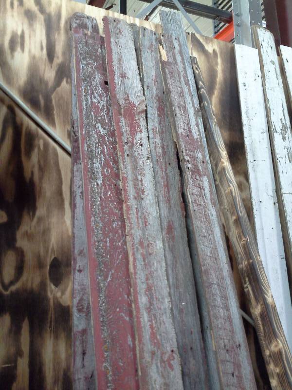 lot 267 image: Reclaimed 1920 Barn wood - 8 Lengths