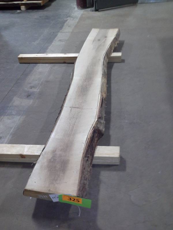 lot 325 image: 8 Live Edge Maple 3 Thick Slab