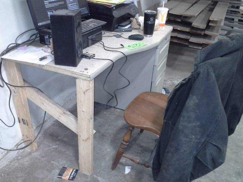 lot 513 image: Desk and Chair