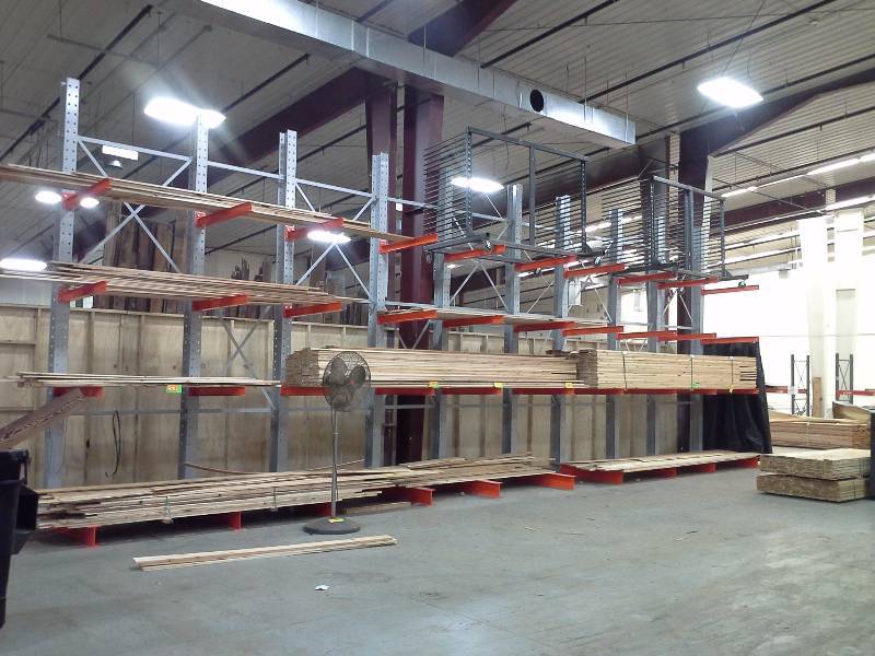 lot 202 image: 16 Heavy Duty Cantilever Shelving