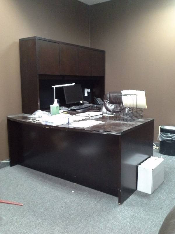lot 525 image: Wooden Desk and Chair