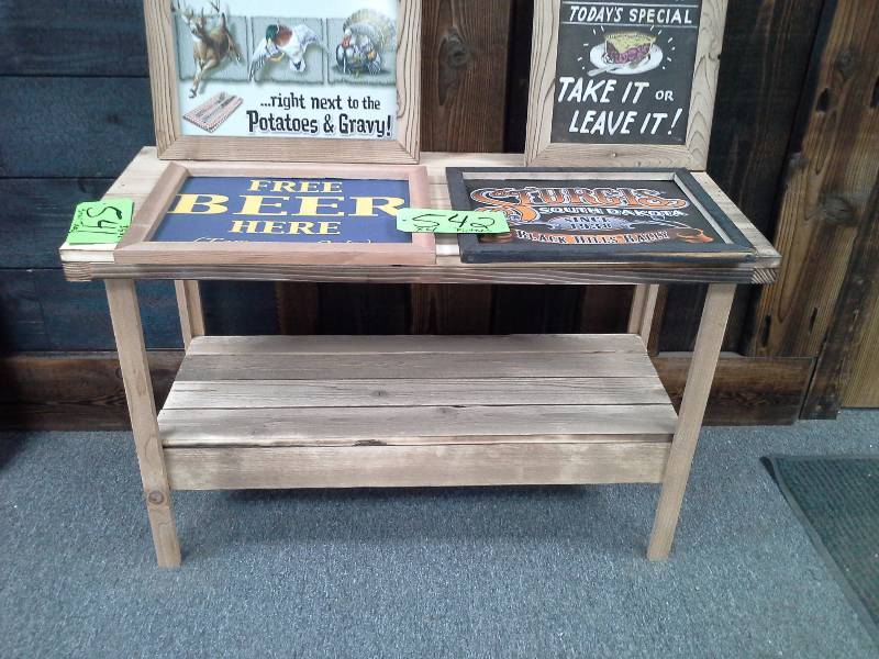 lot 541 image: Cedar Table