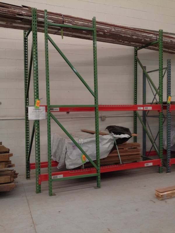 lot 207 image: 10 Pallet Racking - 3 Uprights, 4 Crossbeams, 2 - Wire Decking Sections