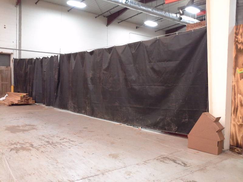 lot 287 image: Canvas Screen with Guide Wire