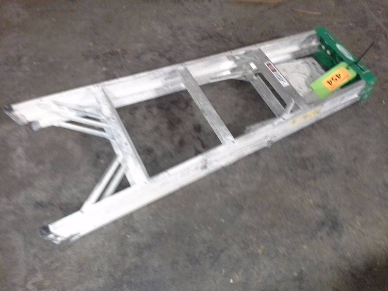 lot 454 image: Werner 4 Step Ladder