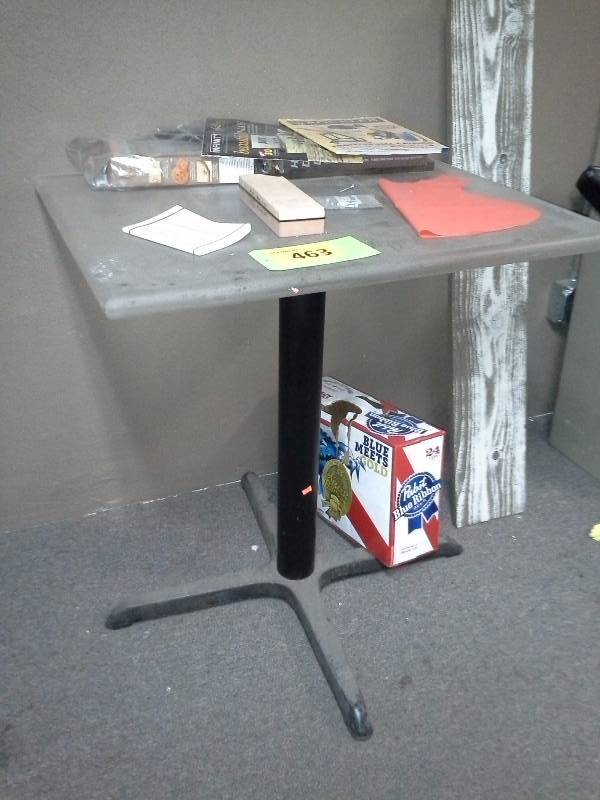 lot 463 image: Table