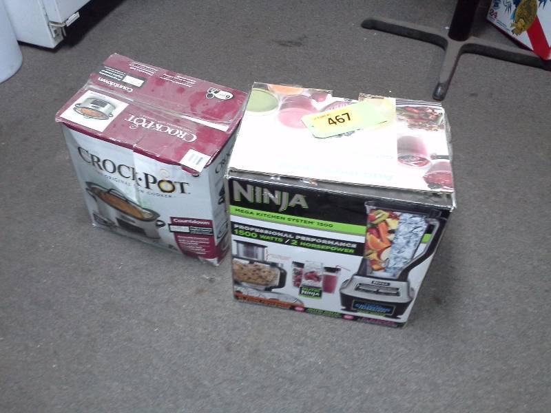 lot 467 image: Crock Pot and Ninja Blender