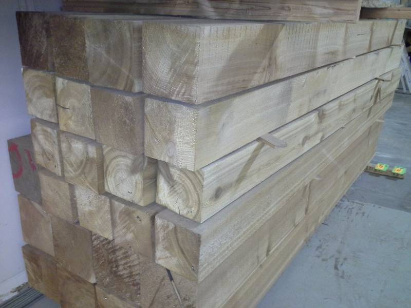 lot 415 image: (4) 6 x 6 x 8 Cedar Beams