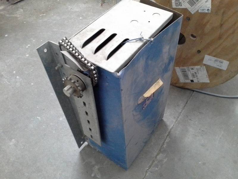 lot 408 image: OSCO 12 HP Garage Door Motor and Spool of Wire