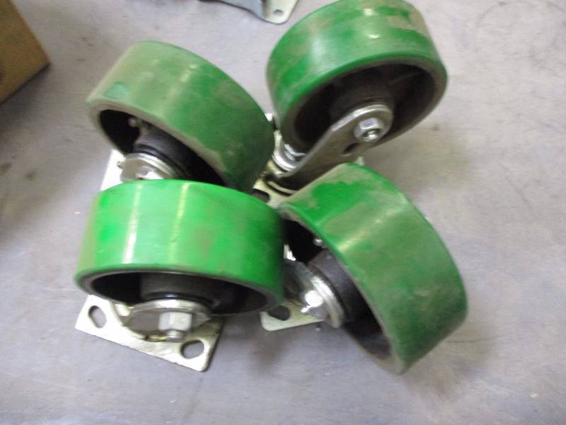 lot 58 image: 5 Casters