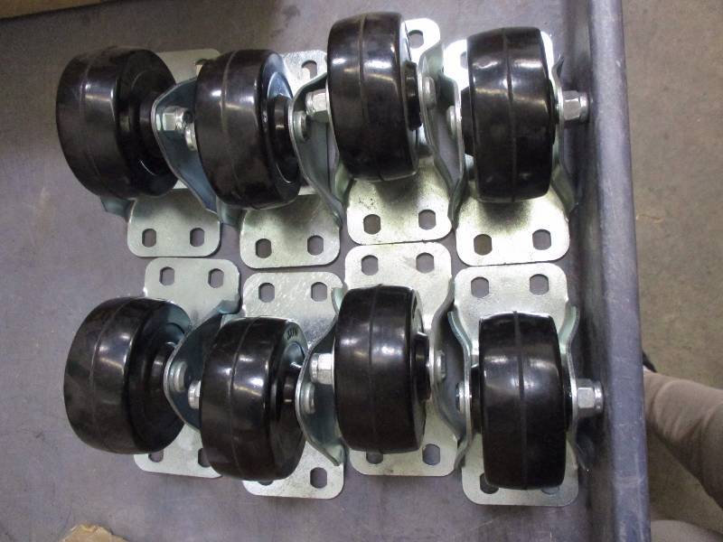 lot 59 image: 3 Casters