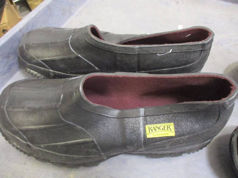 lot 62 image: Overshoes