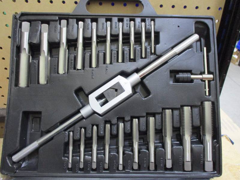 lot 68 image: Standard tap and die set