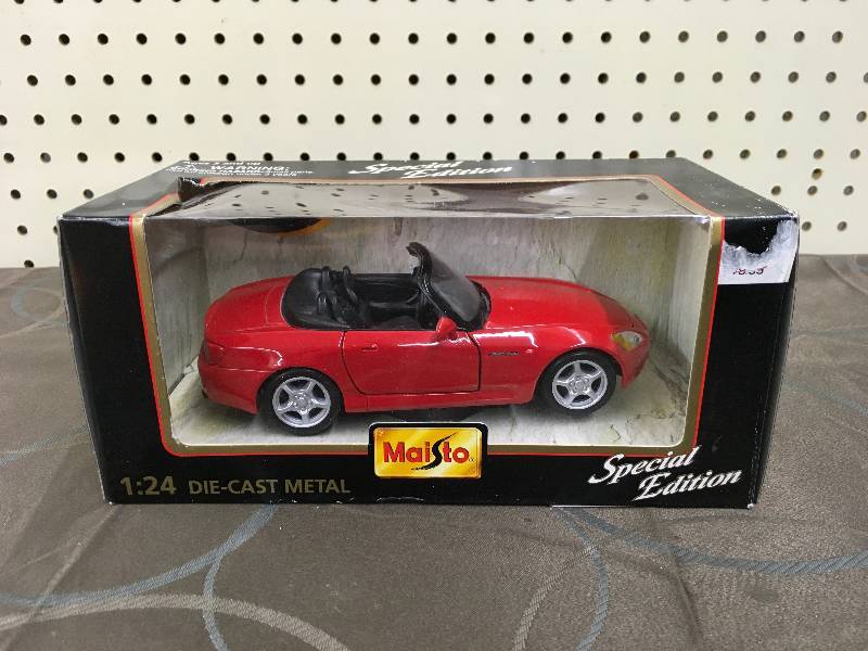 lot 200 image: 124 DIECAST HONDA S2000