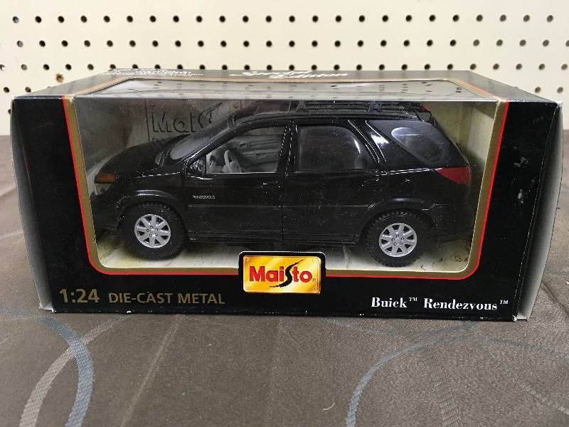 lot 201 image: 124 DIECAST BUICK RENDEVOUS