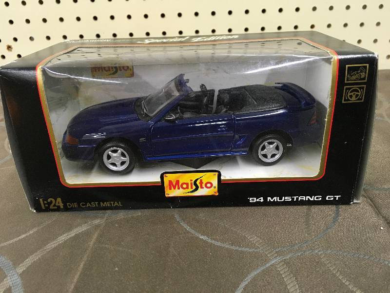 lot 202 image: 124 DIECAST 1994 MUSTANG GT